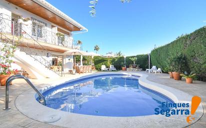 Piscina de Casa o xalet en venda en Roda de Berà amb Aire condicionat, Calefacció i Jardí privat