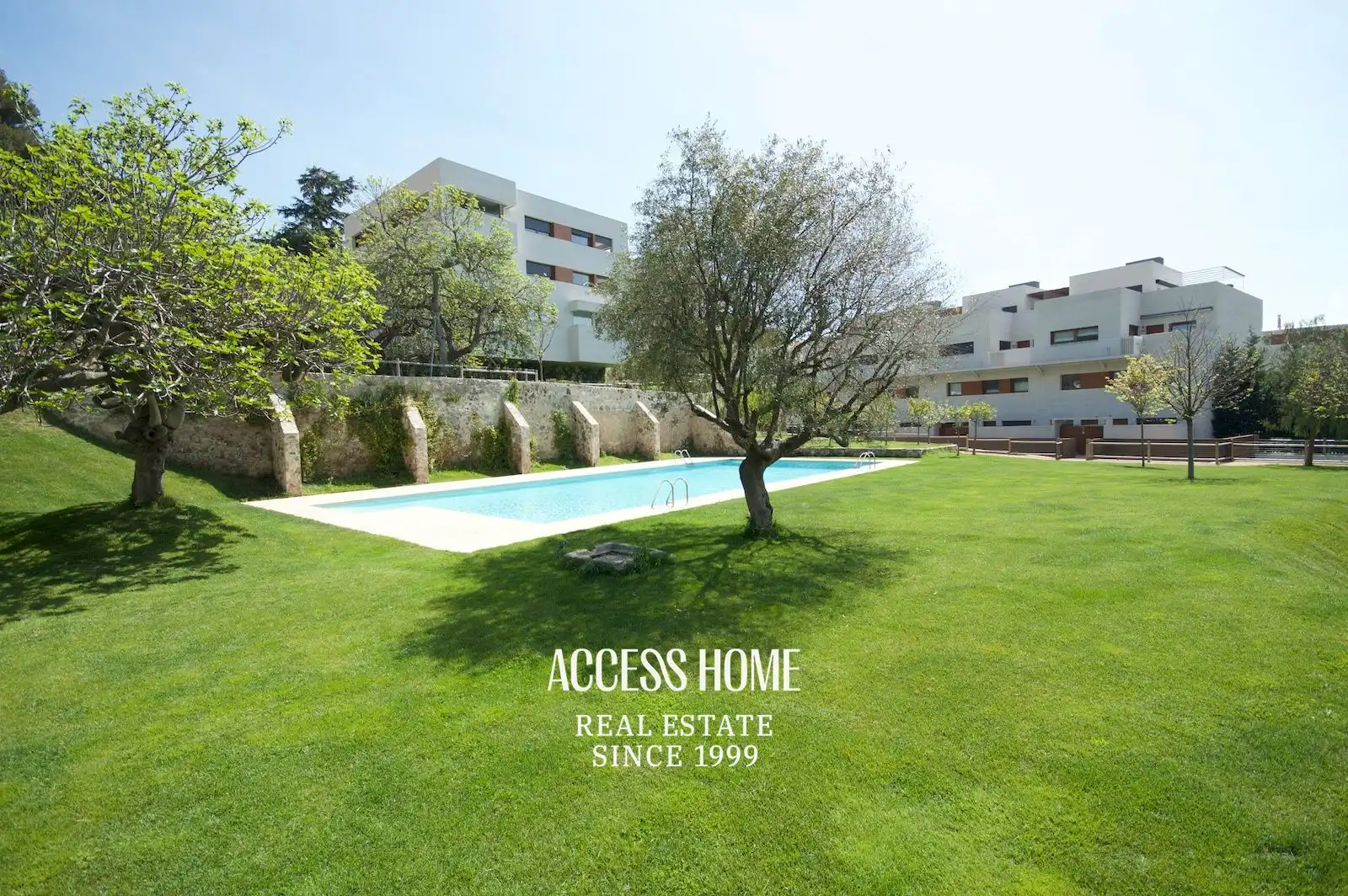 Swimming pool of Flat for sale in Alella, Barcelona