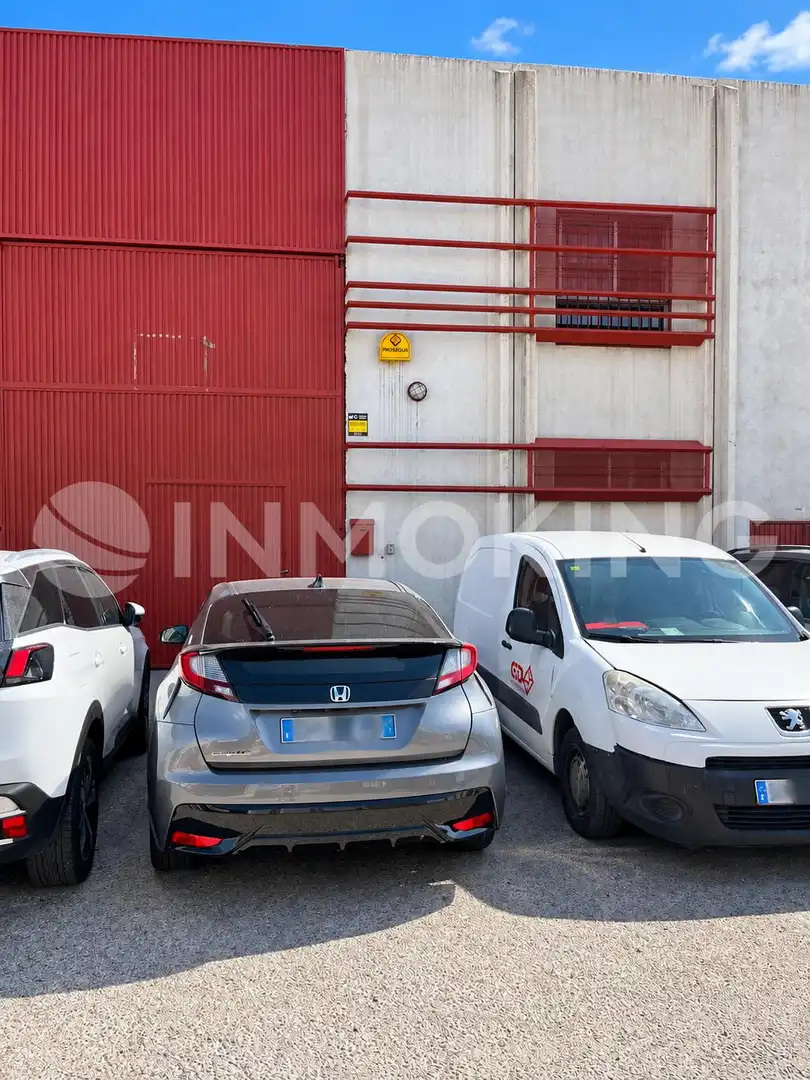 Parking de Nave industrial de alquiler en San Fernando de Henares