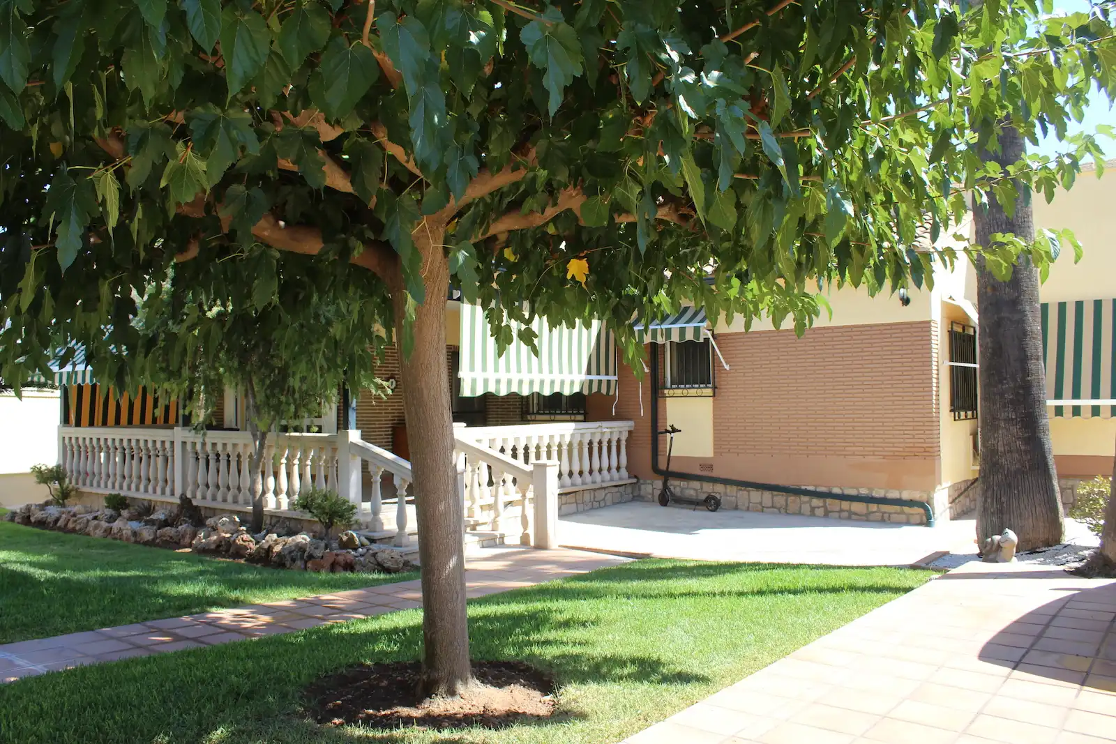 Exterior view of Houses for sale in L'Eliana  with Terrace and Storage room