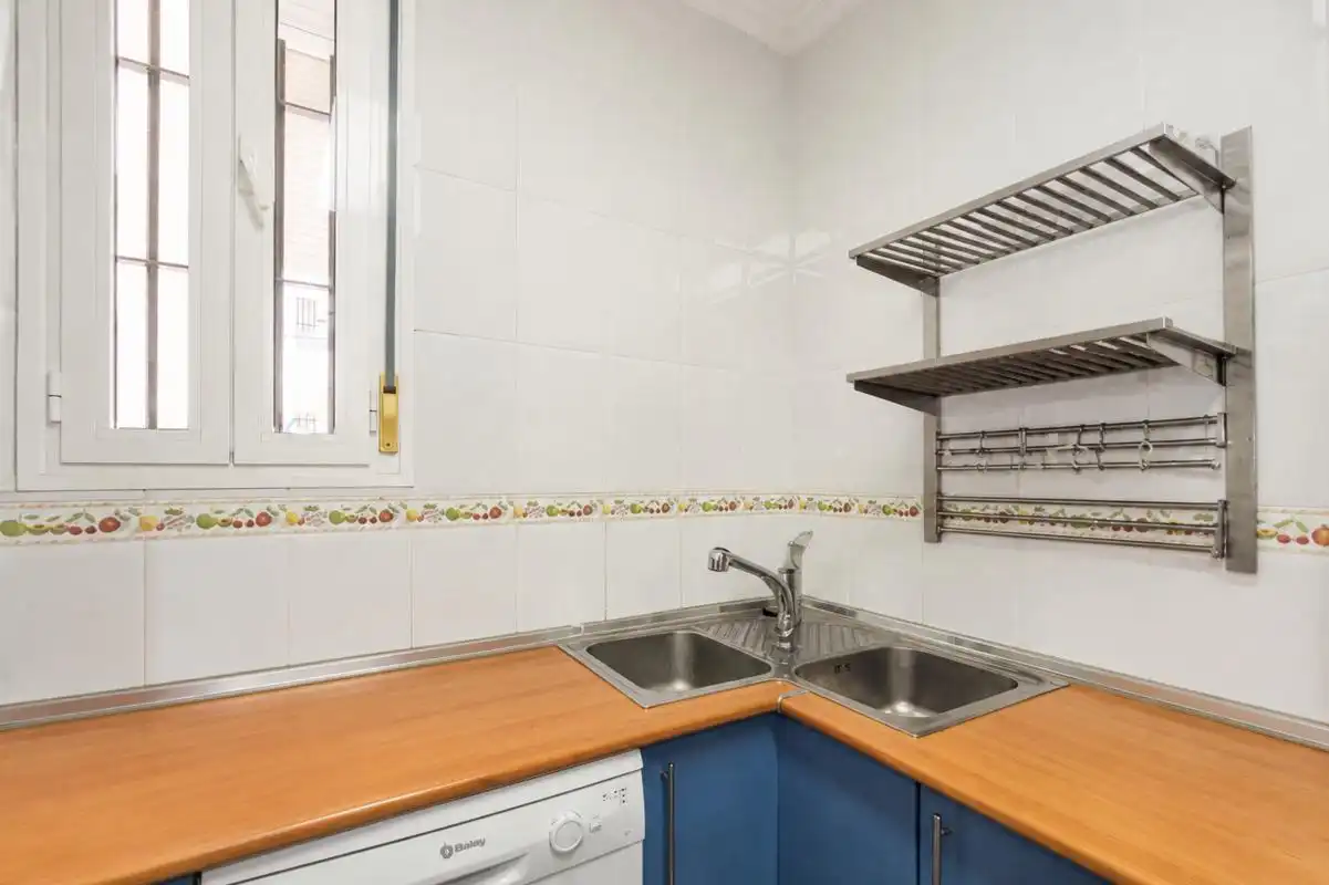 Kitchen of Flat for sale in Sevilla  with Air Conditioner and Heating