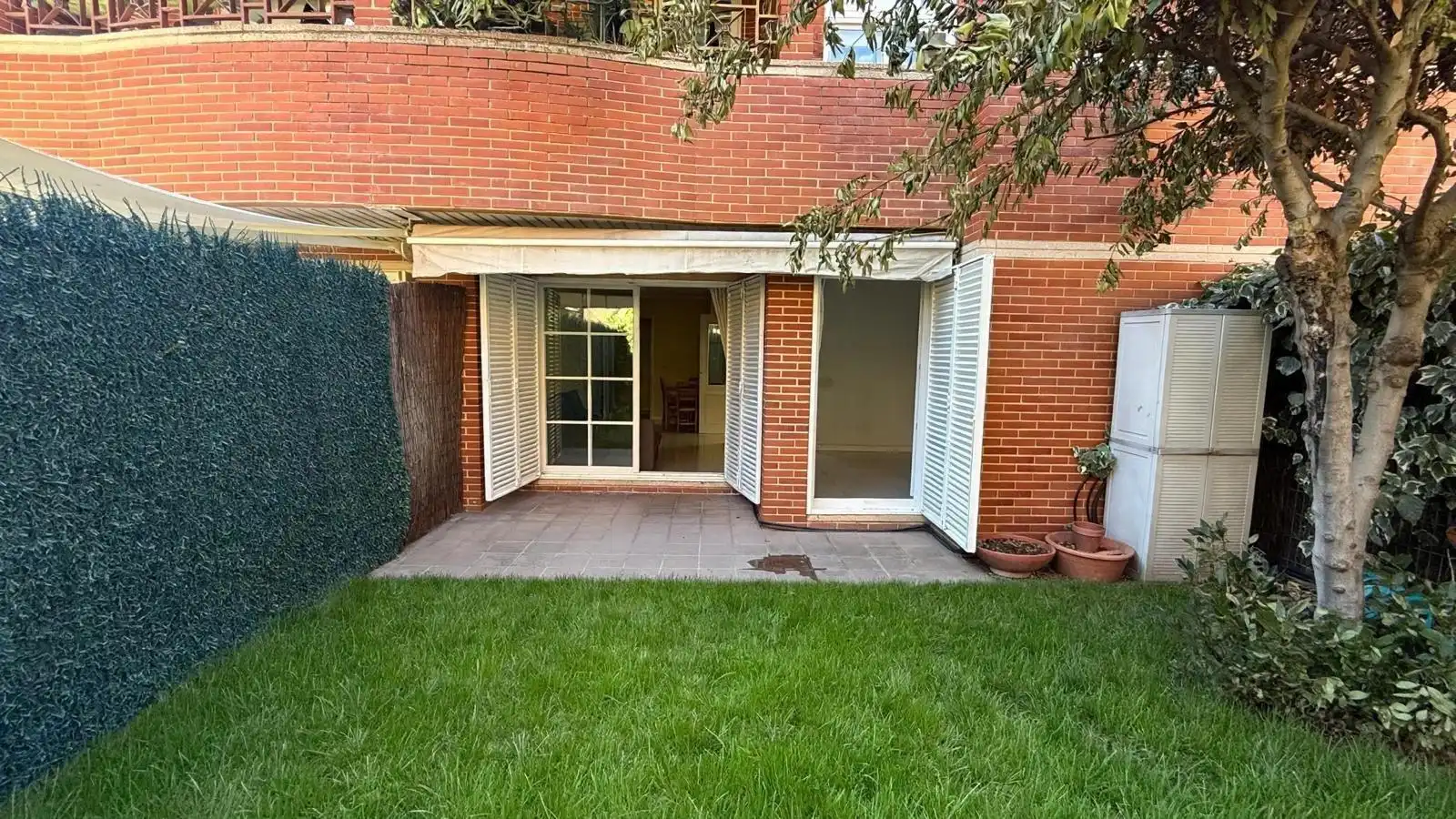 Jardín de Piso en venta en Las Rozas de Madrid con Calefacción, Jardín privado y Piscina comunitaria