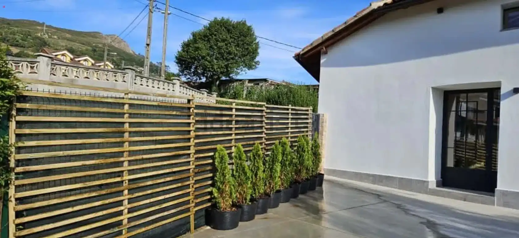 Terrassa de Casa o xalet en venda en Oviedo  amb Aire condicionat, Calefacció i Jardí privat