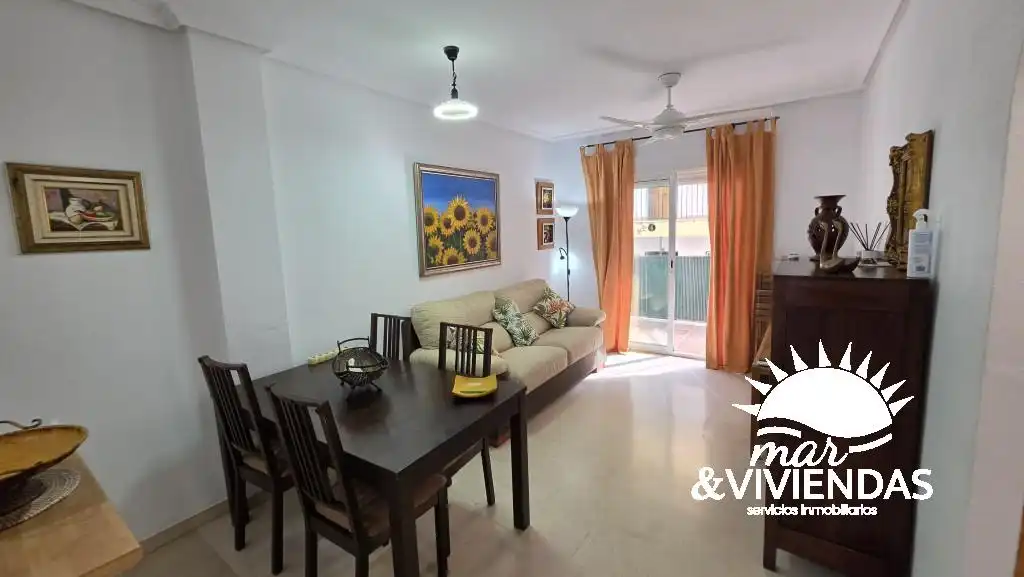 Apartment with terrace for sale in Calle la Rambla 23