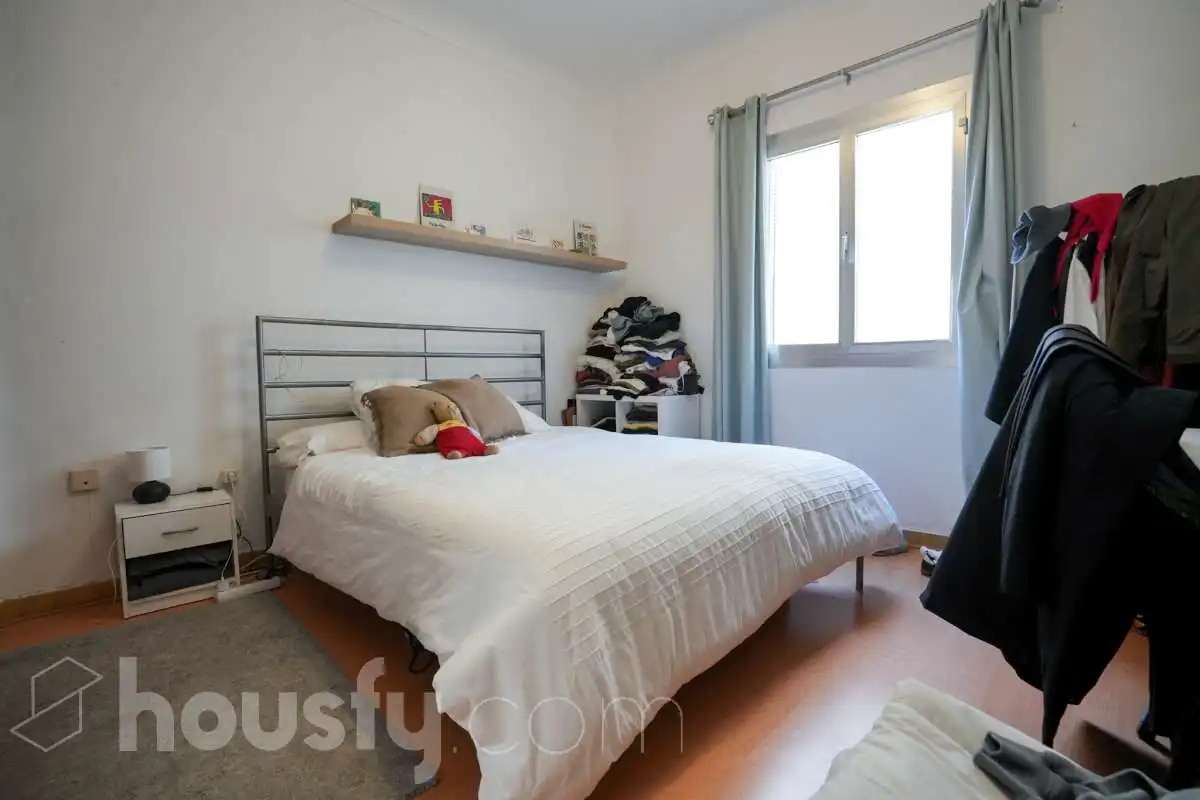 Dormitori de Pis en venda en Madrid amb Calefacció, Parquet i Moblat