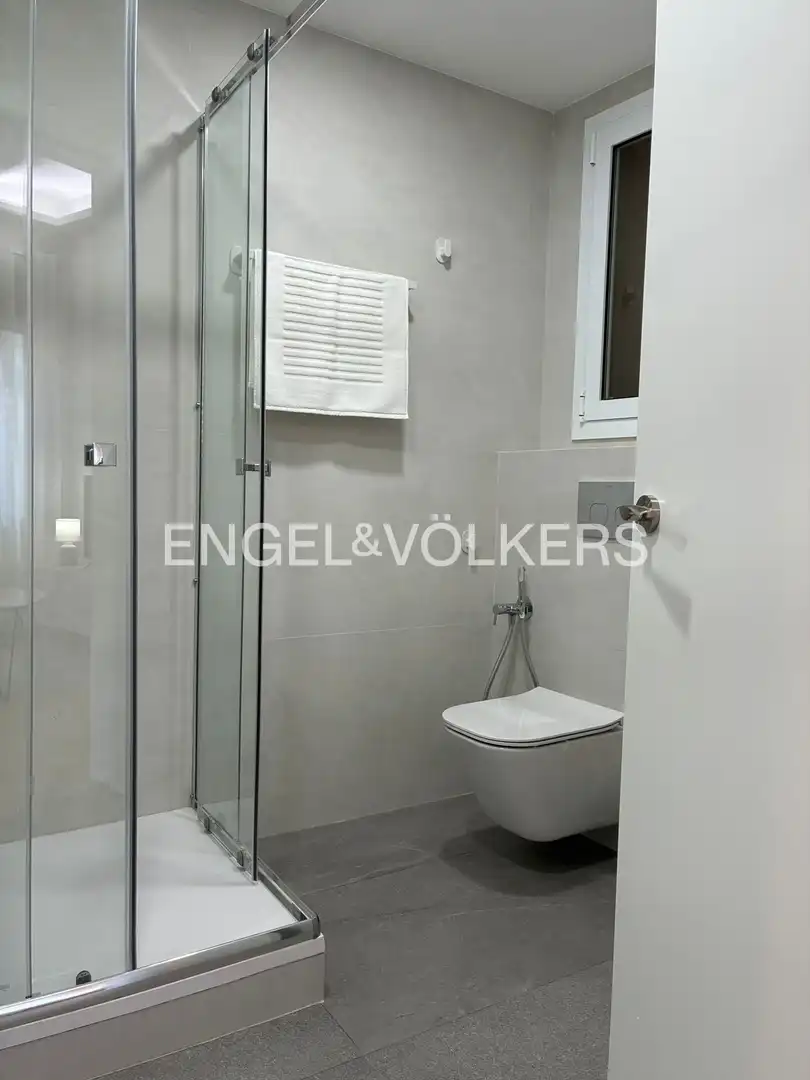 Baño de Piso de alquiler en Barcelona con Aire acondicionado, Calefacción y Parquet