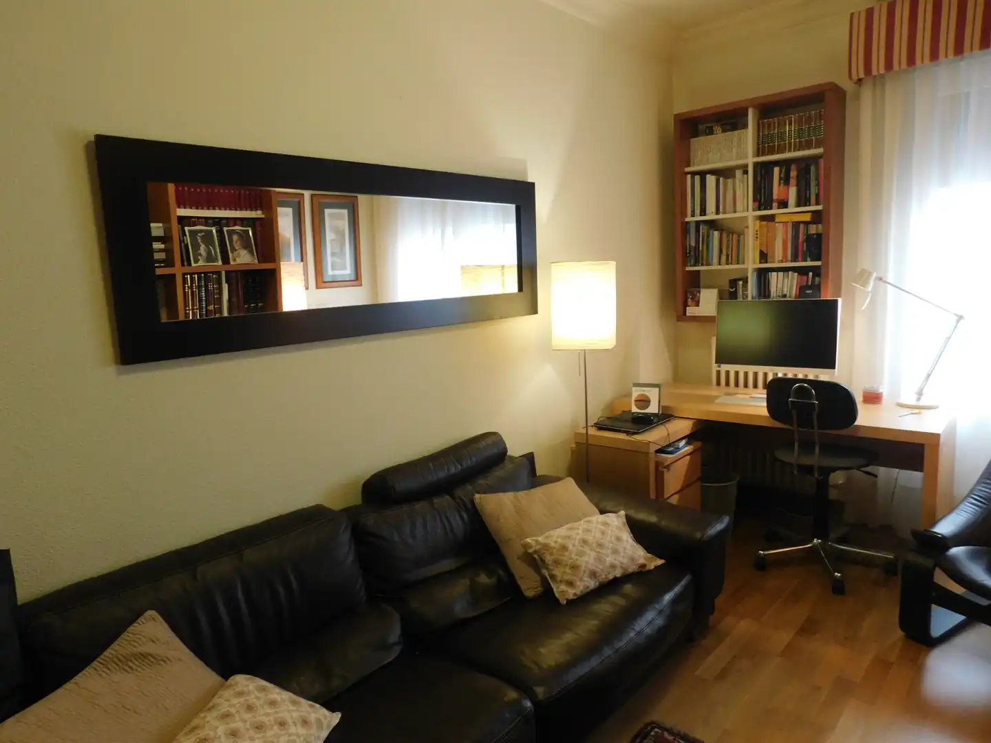 Living room of Flat for sale in  Pamplona / Iruña  with Heating, Furnished and Oven