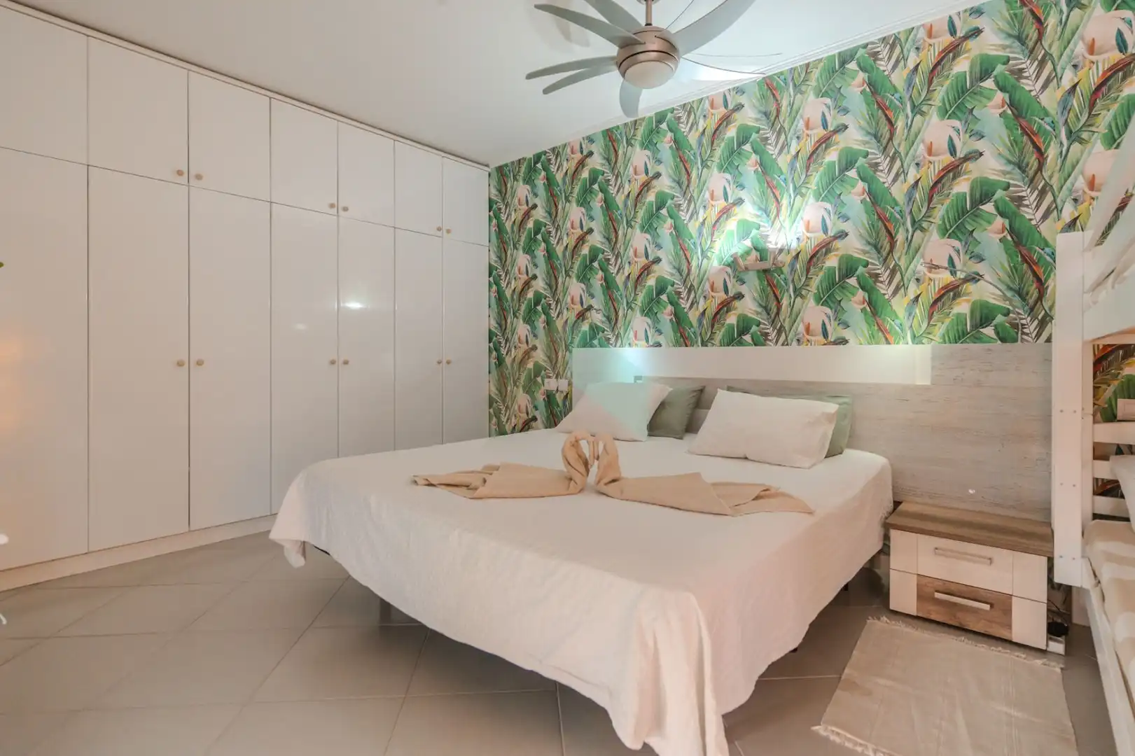 Habitación de Apartamento en venta en Arona con Aire acondicionado, Terraza y Trastero
