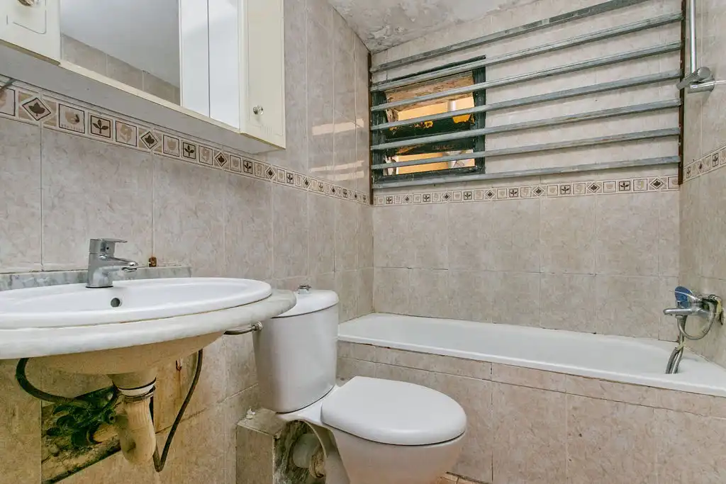 Baño de Piso en venta en Artigues - Llefià