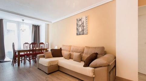 Foto 2 de Piso de alquiler en Carrer Garbinet, 50, Carolinas Altas, Alicante / Alacant