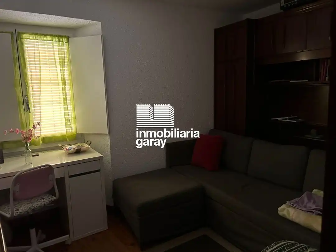 Dormitori de Casa adosada en venda en Merindad de Valdivielso amb Calefacció i Moblat