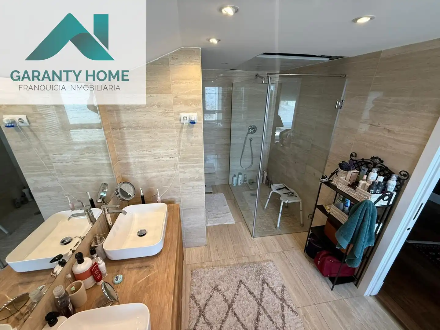 Baño de Casa adosada en venta en Layos con Aire acondicionado, Calefacción y Jardín privado