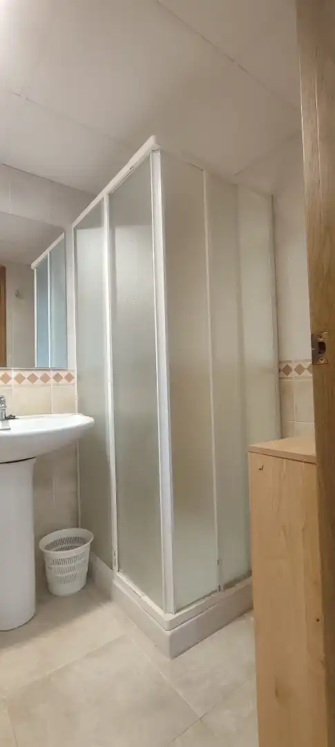 Baño de Casa adosada de alquiler en Benicasim / Benicàssim con Aire acondicionado, Calefacción y Jardín privado