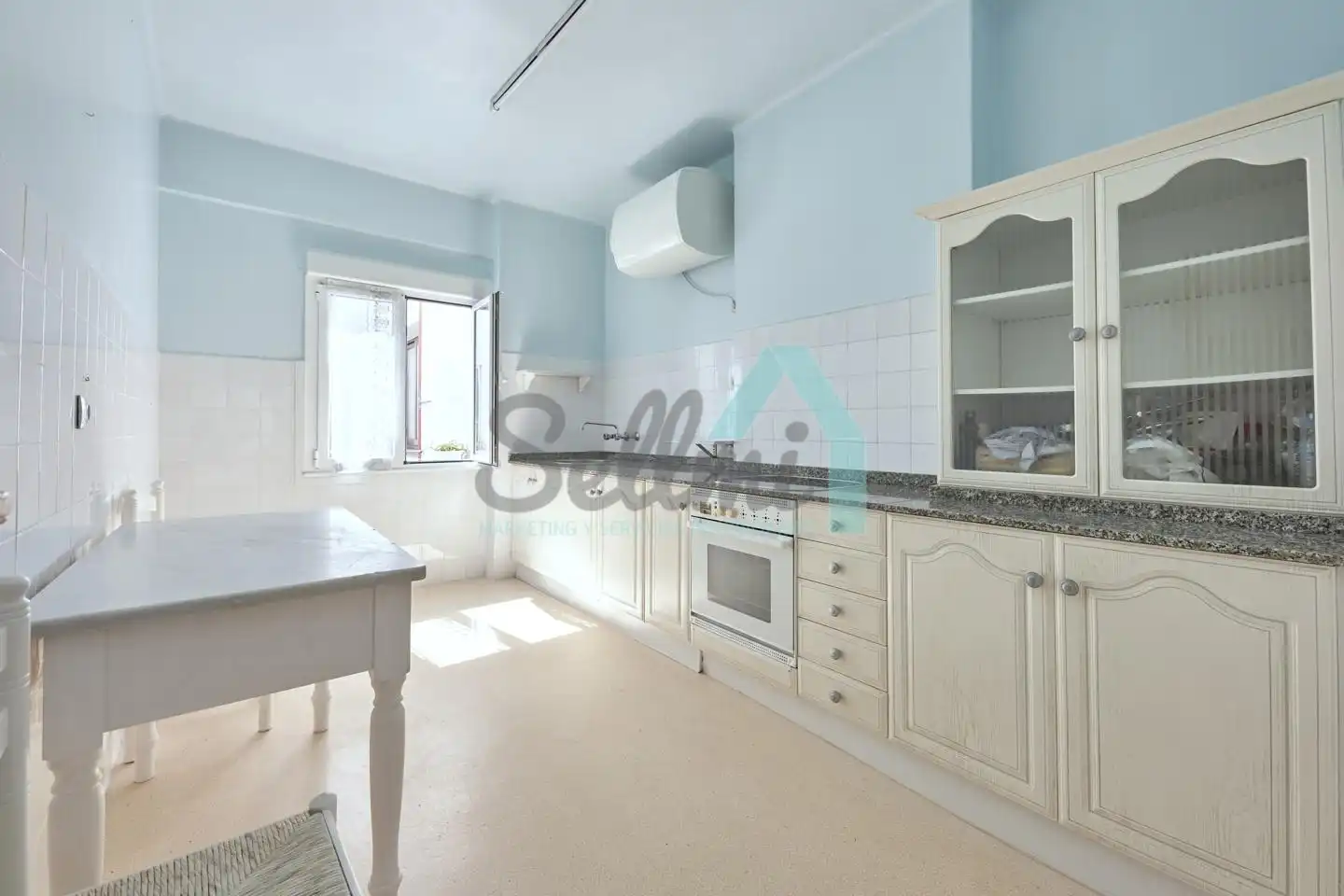 Kitchen of Flat for rent in Gijón   with Furnished