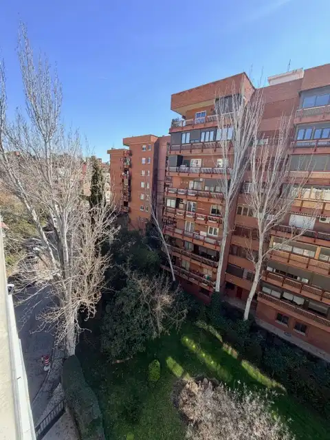 Vista exterior de Piso en venta en Madrid con Aire acondicionado, Calefacción y Parquet