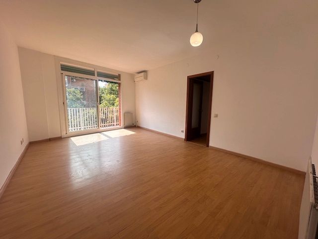 Sala d'estar de Pis de lloguer en  Barcelona Capital amb Parquet