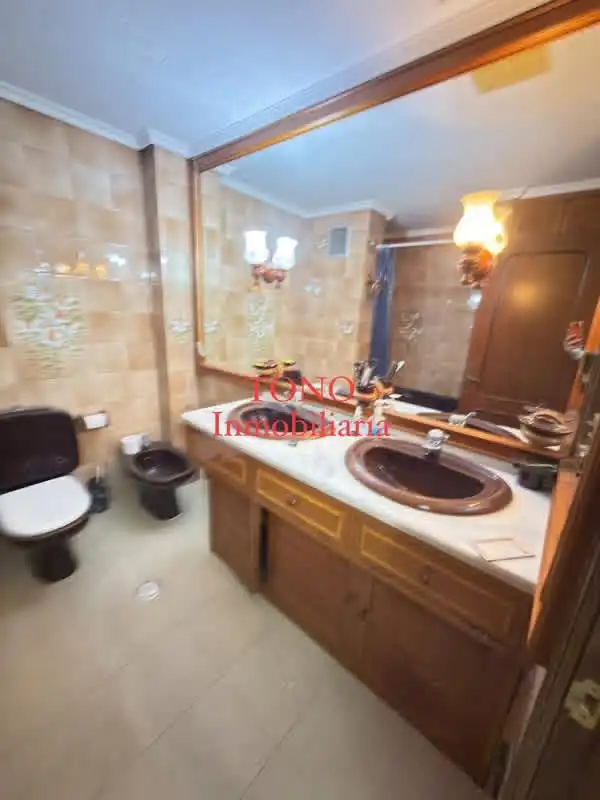 Badezimmer von Wohnung zum Verkauf in Écija mit Balkon