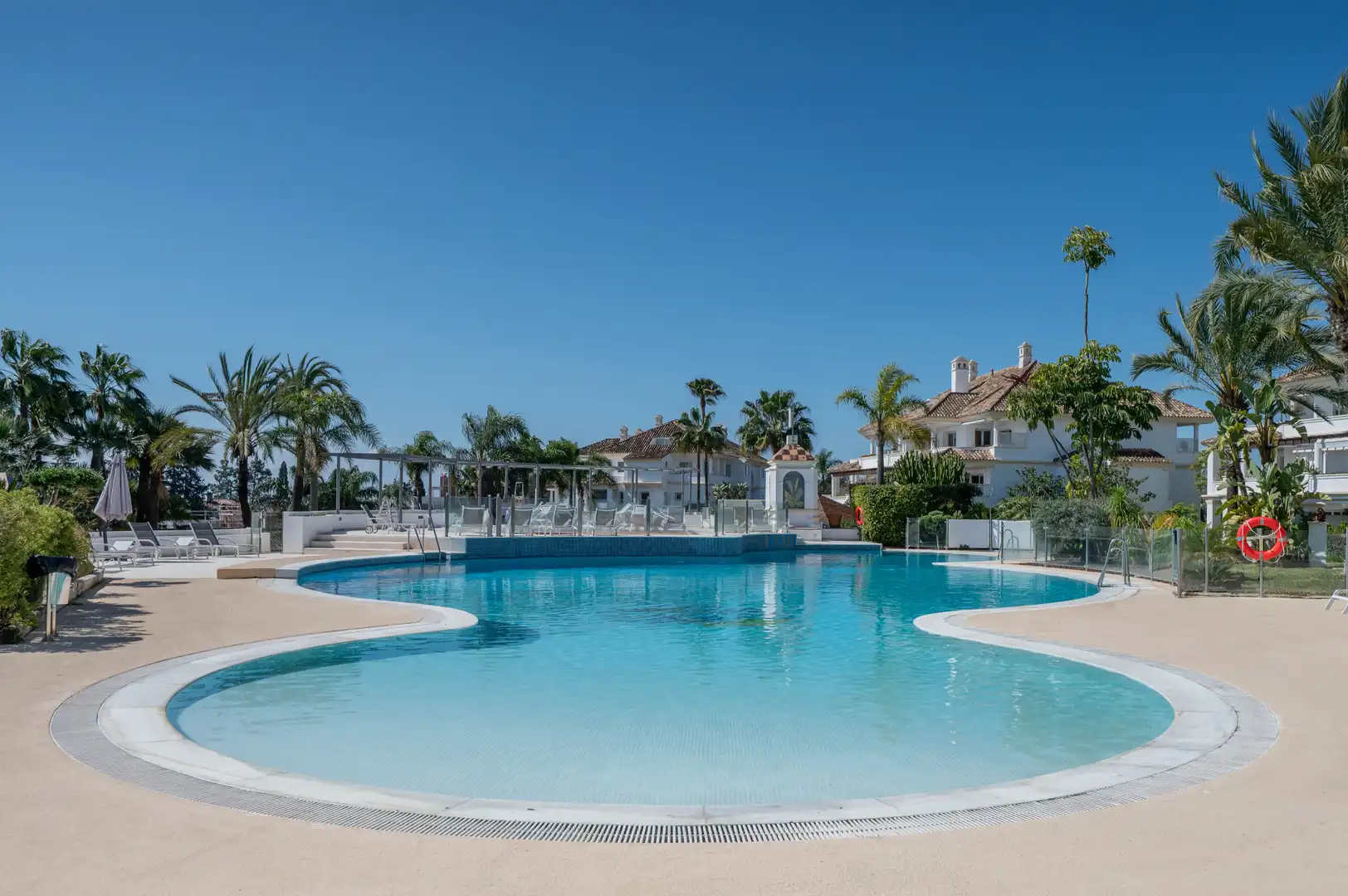 Piscina de Àtic en venda en Marbella amb Aire condicionat, Terrassa i Piscina