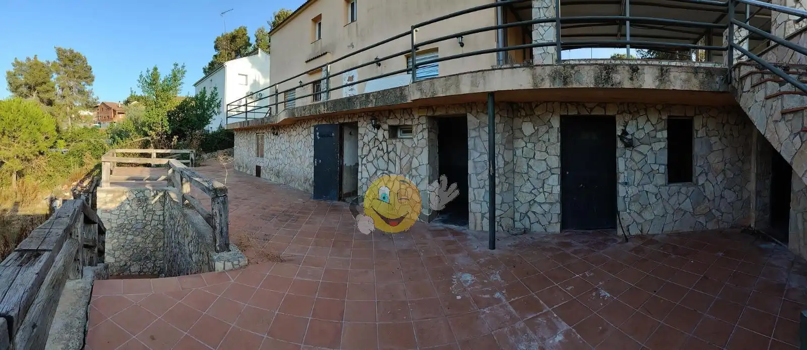 Außenansicht von Haus oder Chalet zum Verkauf in Olesa de Bonesvalls mit Privatgarten, Terrasse und Abstellraum