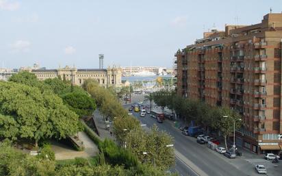 Exterior view of Study for sale in  Barcelona Capital  with Balcony