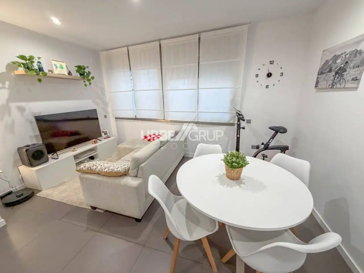 Living room of Flat for sale in Terrassa  with Air Conditioner, Heating and Private garden