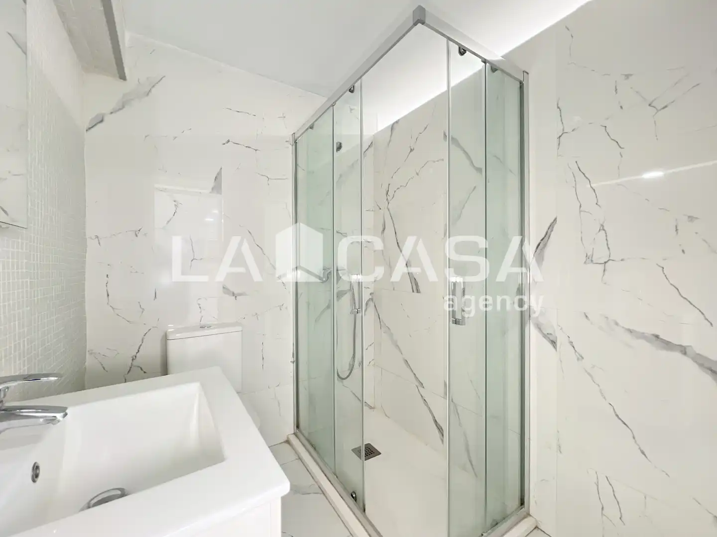 Baño de Local en venta en Badalona