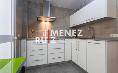 Cuina de Apartament en venda en El Puerto de Santa María amb Aire condicionat, Terrassa i Piscina comunitària