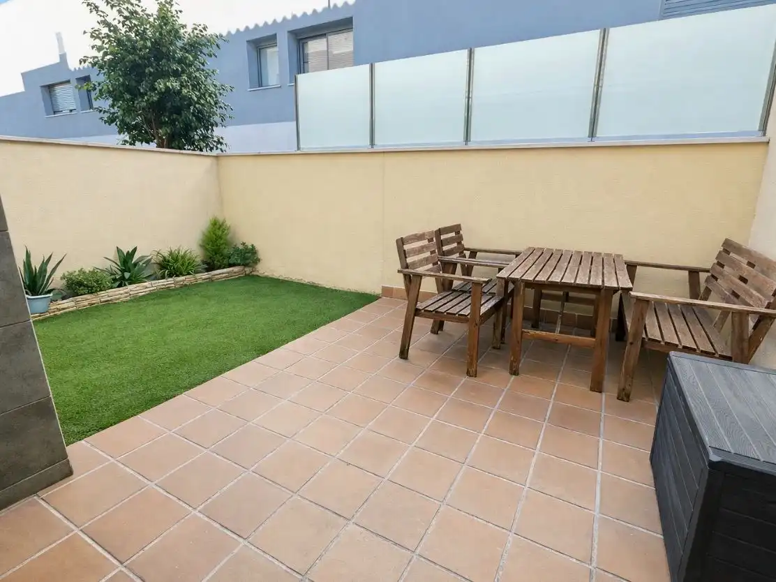 Reihenhaus mit Pool zum Verkauf in Carrer Mossèn Cinto Verdaguer 10, imagen 8