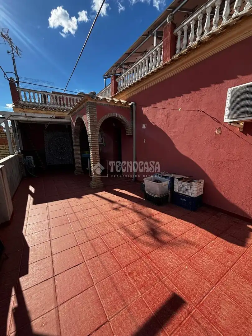 Terrassa de Casa o xalet en venda en Alcalá de Guadaira amb Aire condicionat i Terrassa