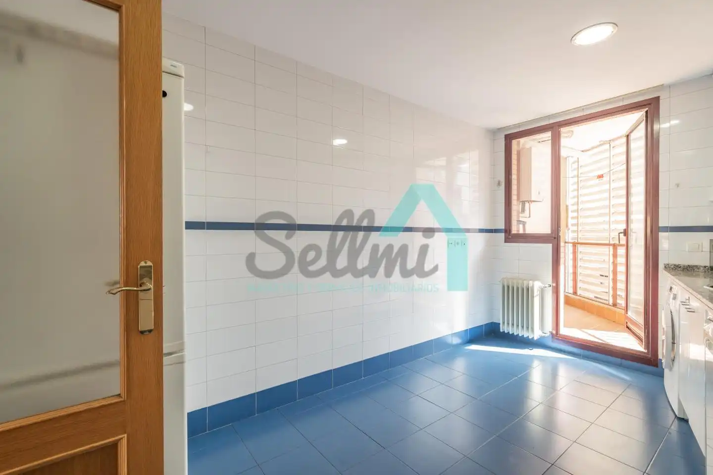 Piso de alquiler en Oviedo  con Calefacción, Parquet y Terraza