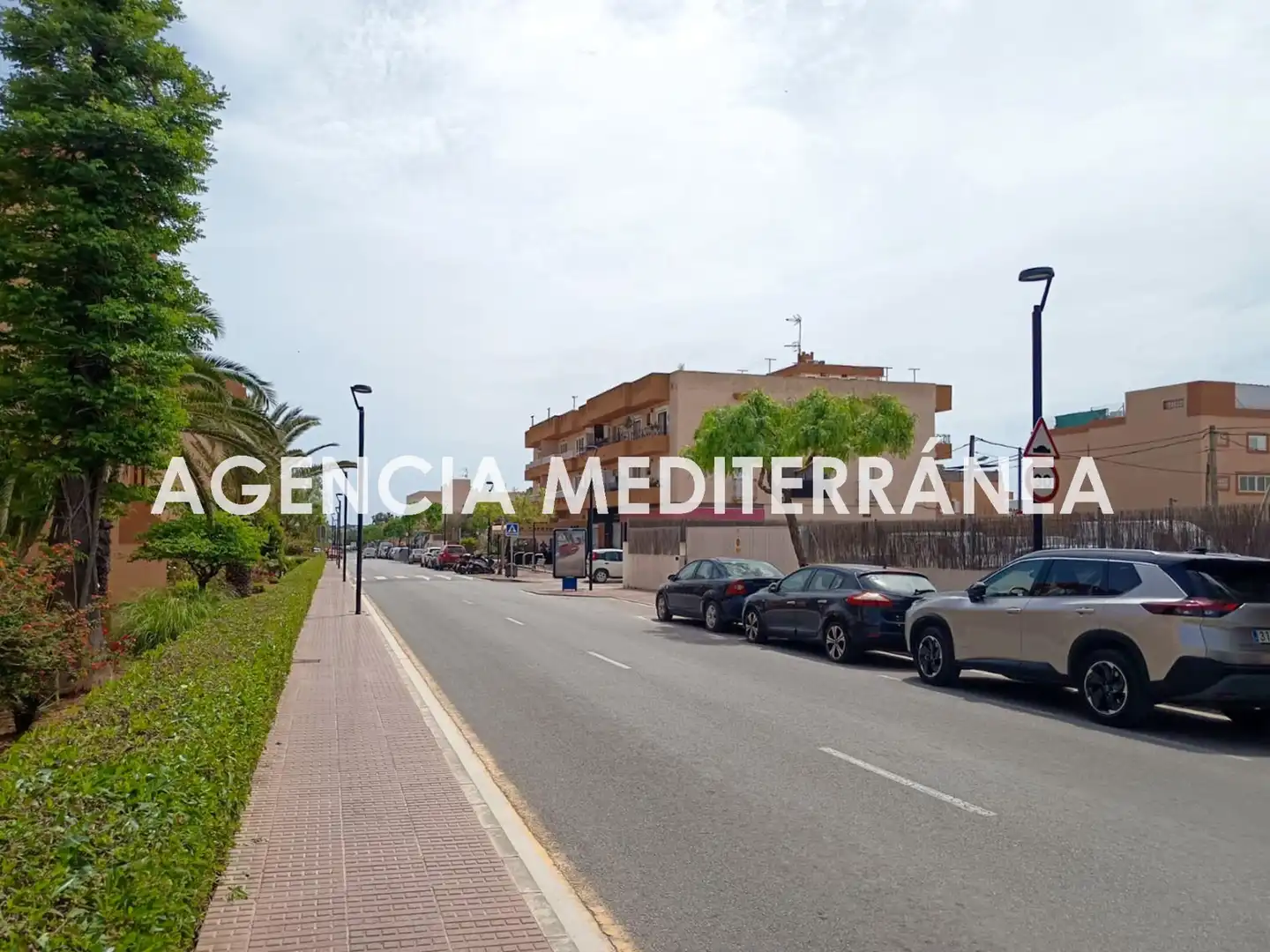 Vista exterior de Apartament en venda en Santa Eulària des Riu amb Aire condicionat, Calefacció i Jardí privat