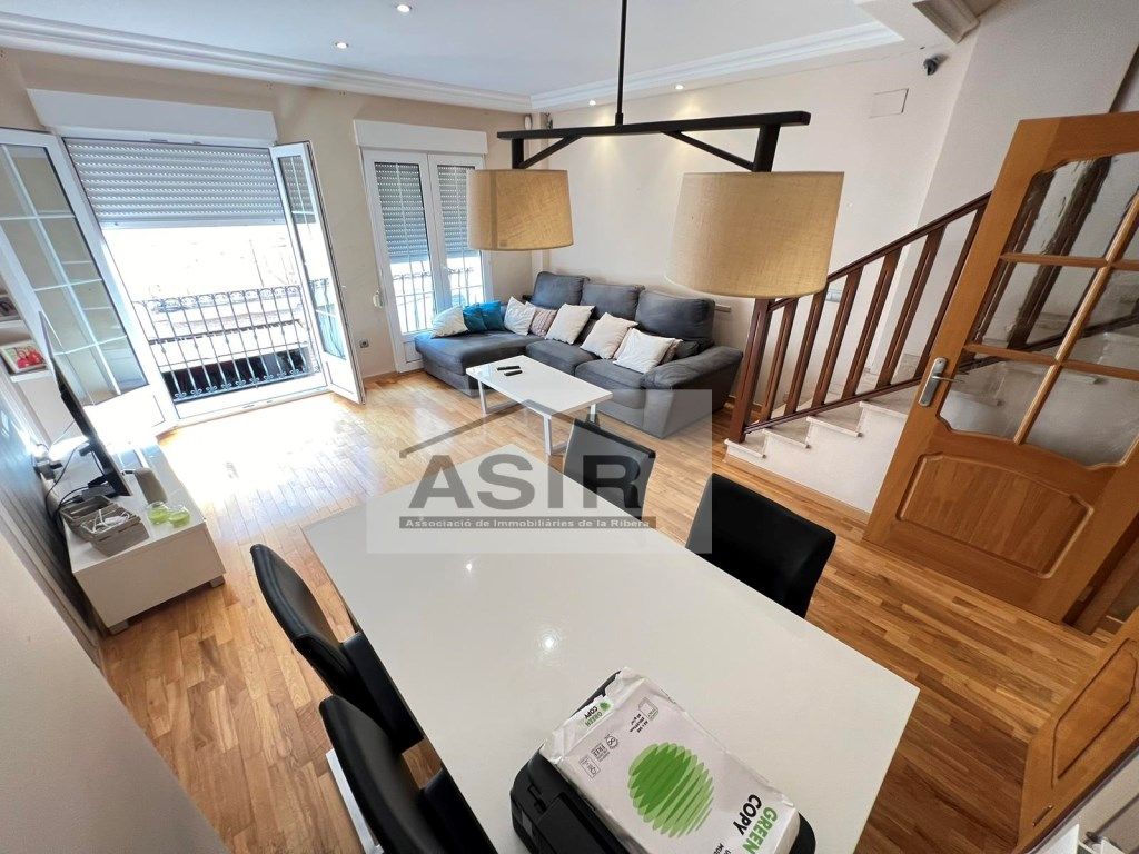 Vista exterior de Casa o xalet en venda en Alzira amb Aire condicionat i Terrassa