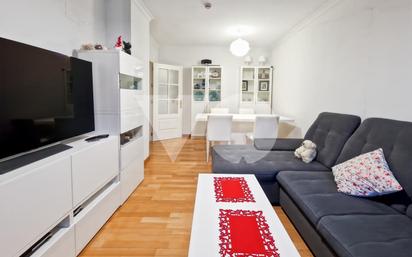 Living room of Flat for sale in  Madrid Capital  with Air Conditioner and Heating