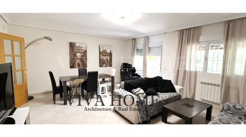 Foto 4 de Casa o chalet en venta en Avenida del Leguario, Fuentebella -San Felix - El Leguario, Parla