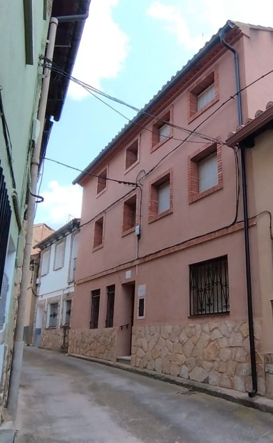 Vista exterior de Casa adosada en venda en Castielfabib amb Aire condicionat