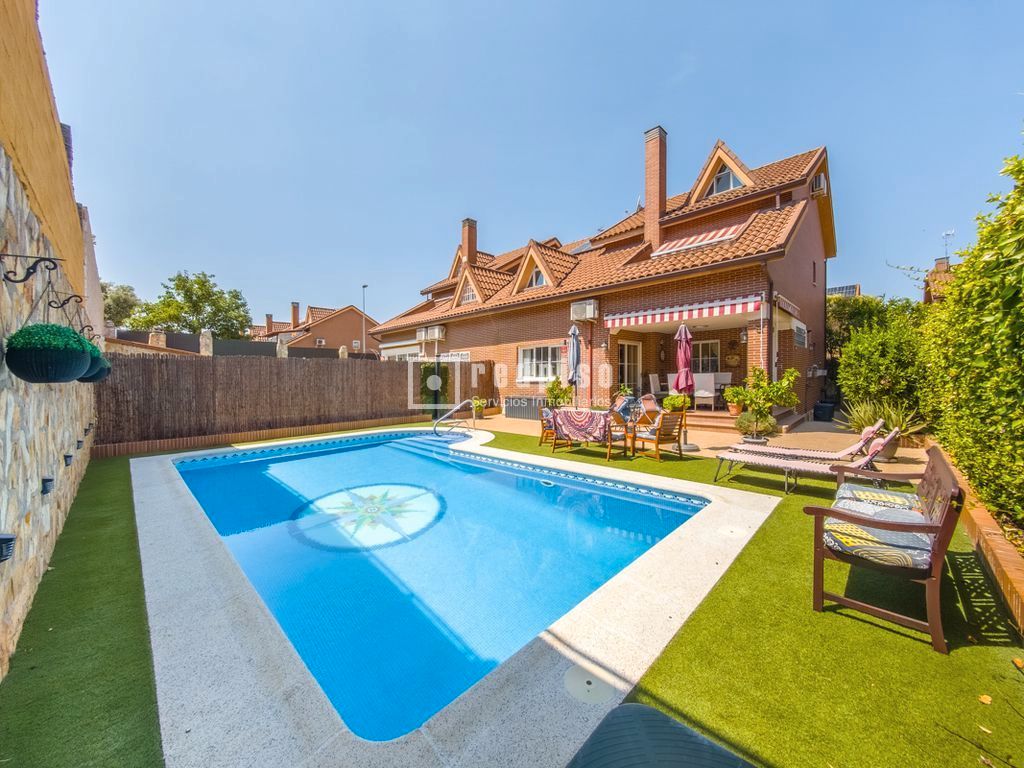 Jardí de Casa o xalet en venda en Rivas-Vaciamadrid amb Aire condicionat, Calefacció i Piscina