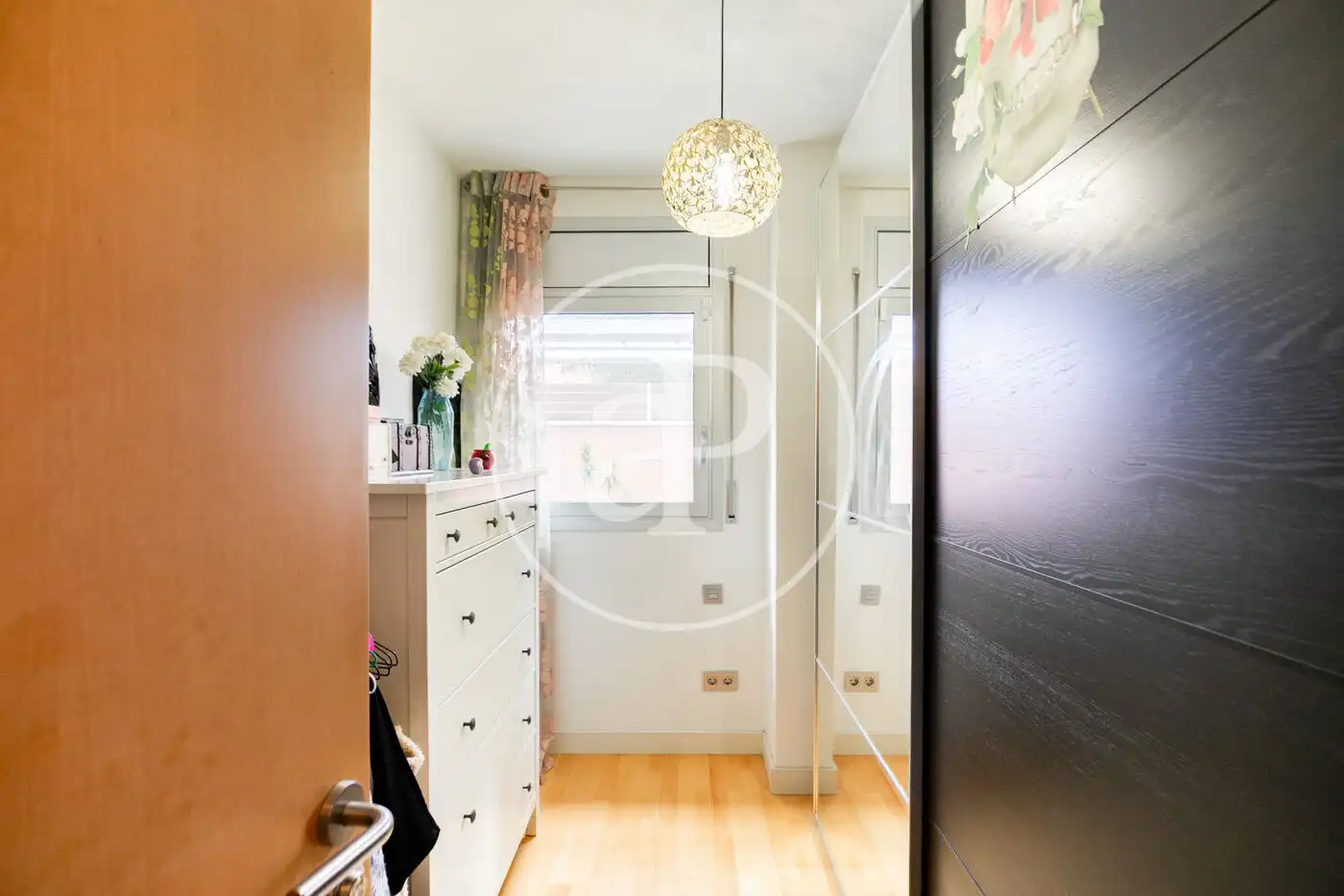 Wohnung zum Verkauf in Barcelona mit Klimaanlage, Heizung und Privatgarten