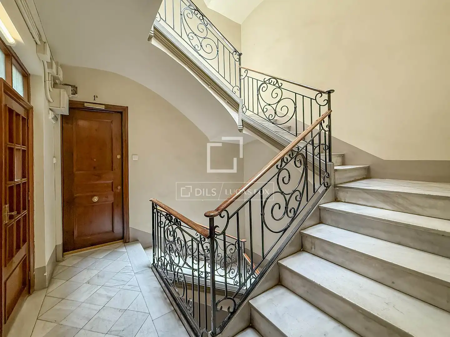 Flat for sale in Barcelona  with Air Conditioner, Heating and Terrace