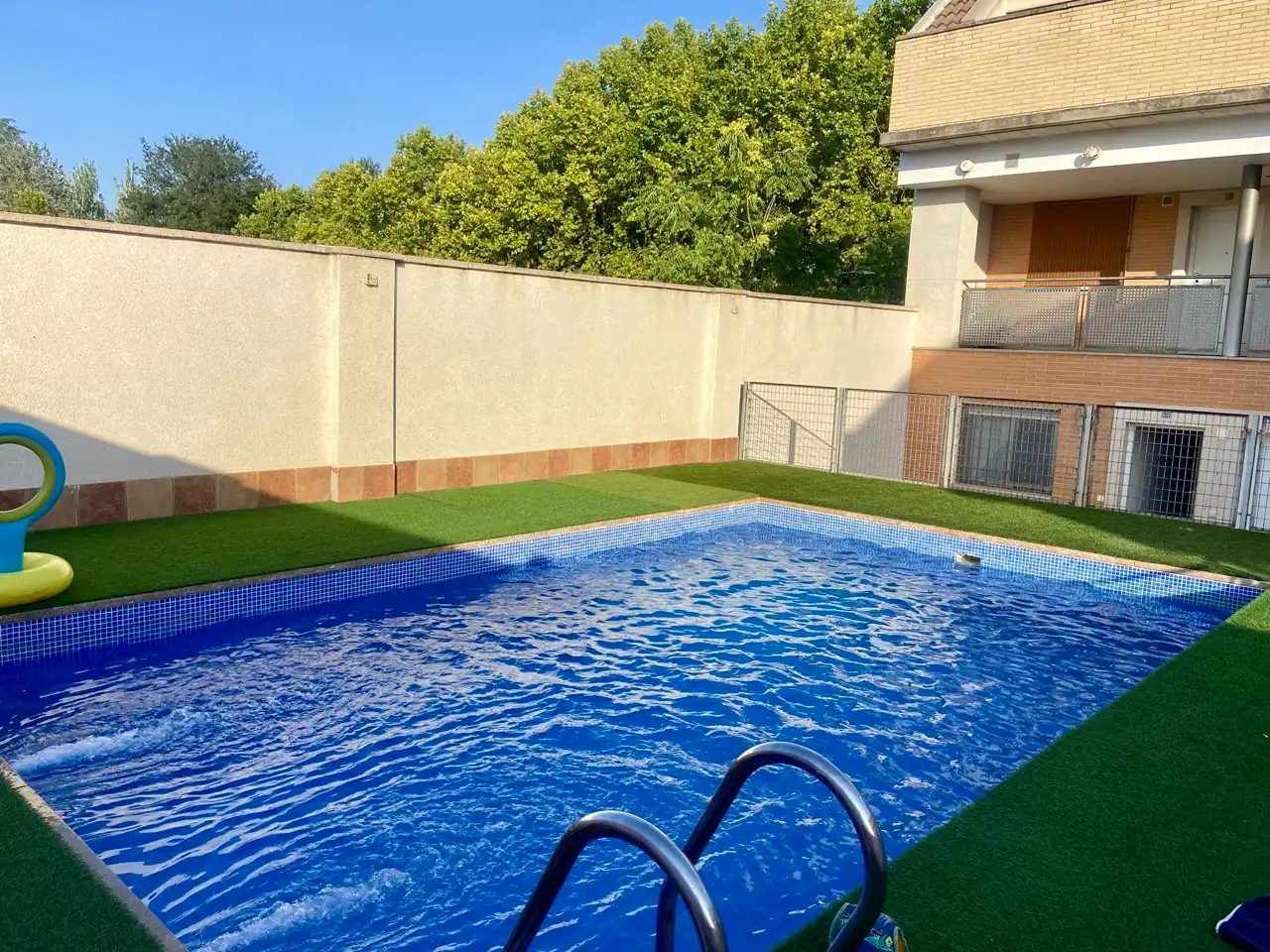 Swimming pool of Flat for sale in Ciudad Real  with Air Conditioner, Heating and Swimming Pool