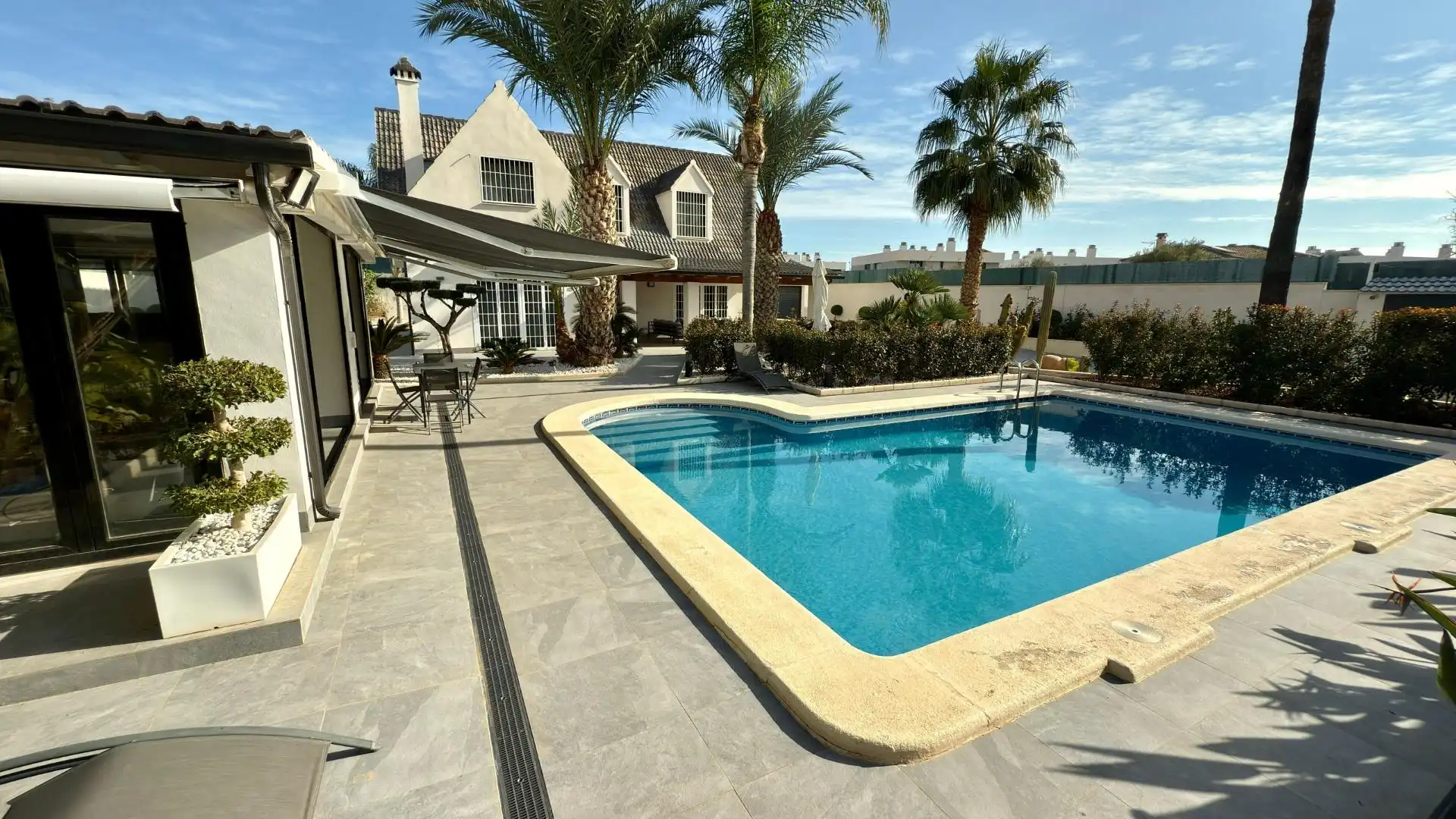 Piscina de Casa o chalet en venta en Sant Joan d'Alacant con Aire acondicionado, Calefacción y Jardín privado