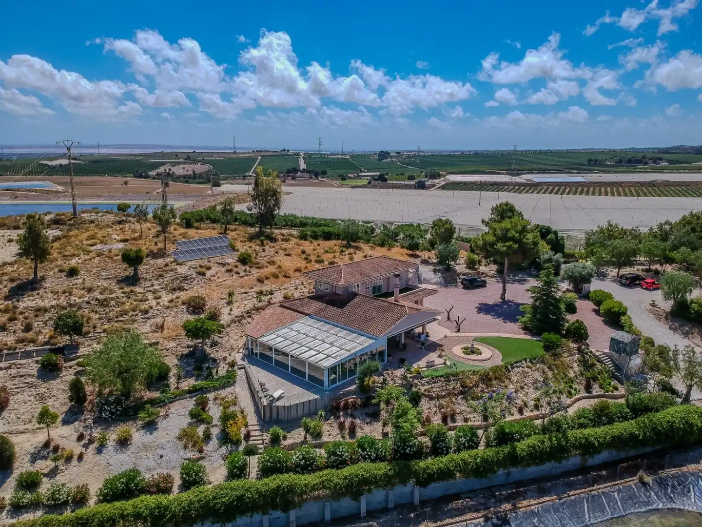 Vista exterior de Finca rústica en venda en San Miguel de Salinas amb Aire condicionat, Calefacció i Jardí privat