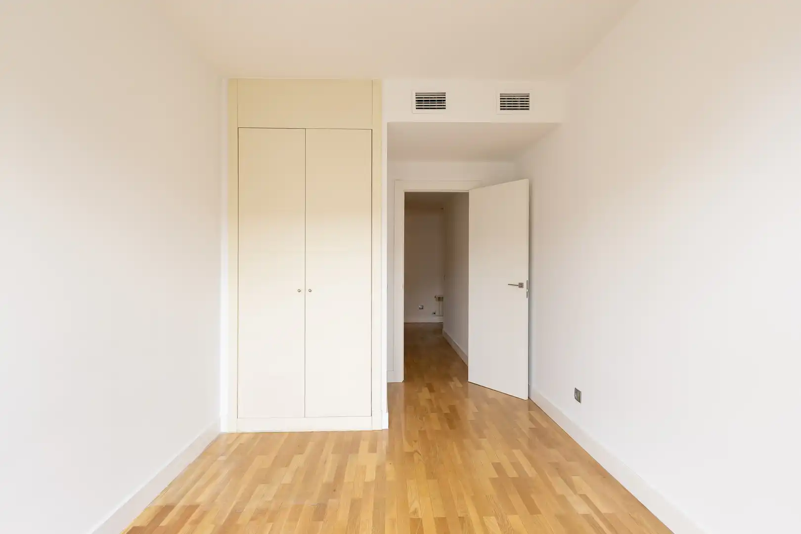 Habitación de Piso de alquiler en Pozuelo de Alarcón con Aire acondicionado, Calefacción y Jardín privado