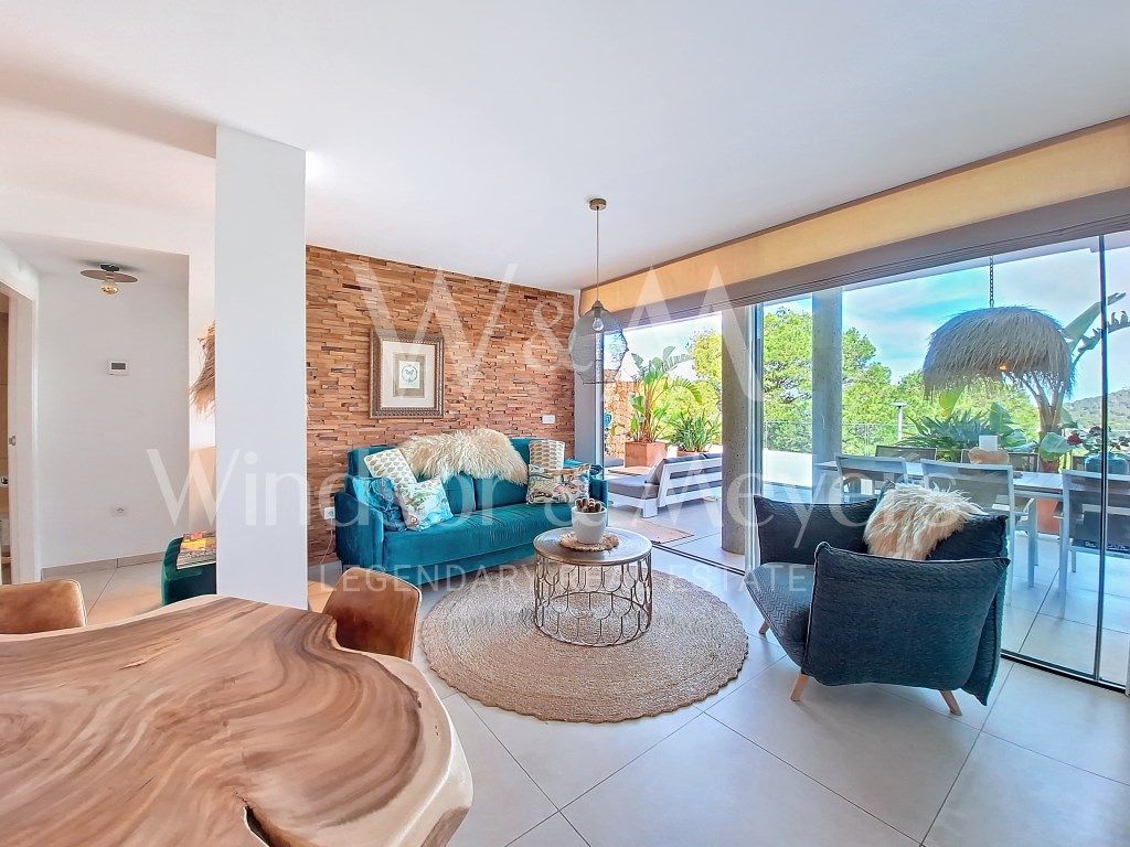 Living room of Flat for sale in Sant Josep de sa Talaia  with Air Conditioner, Furnished and Oven