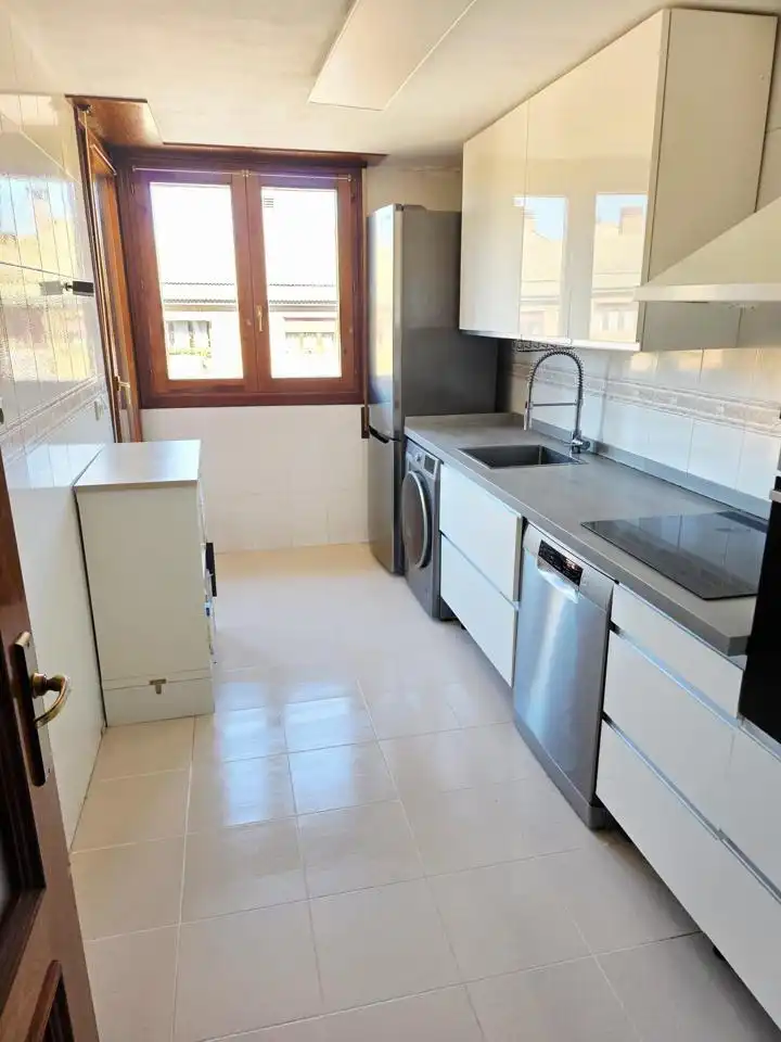 Cocina de Piso en venta en Zaragoza con Aire acondicionado, Calefacción y Jardín privado