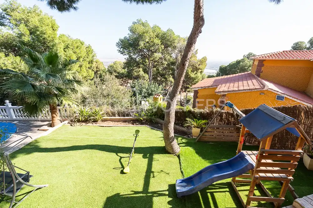 Jardí de Casa o xalet en venda en Sagunto / Sagunt amb Calefacció, Jardí privat i Parquet