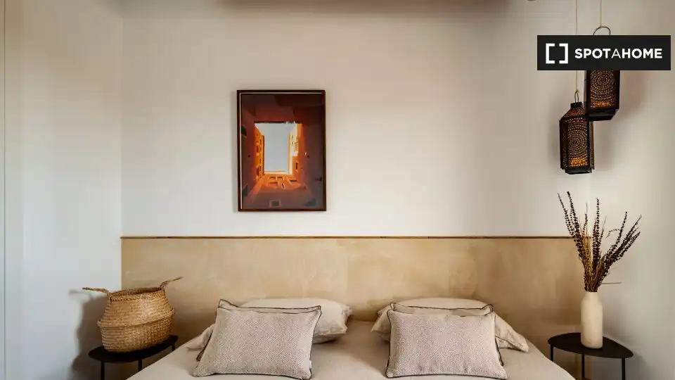 Dormitori de Apartament per a compartir en Barcelona amb Aire condicionat, Terrassa i Moblat