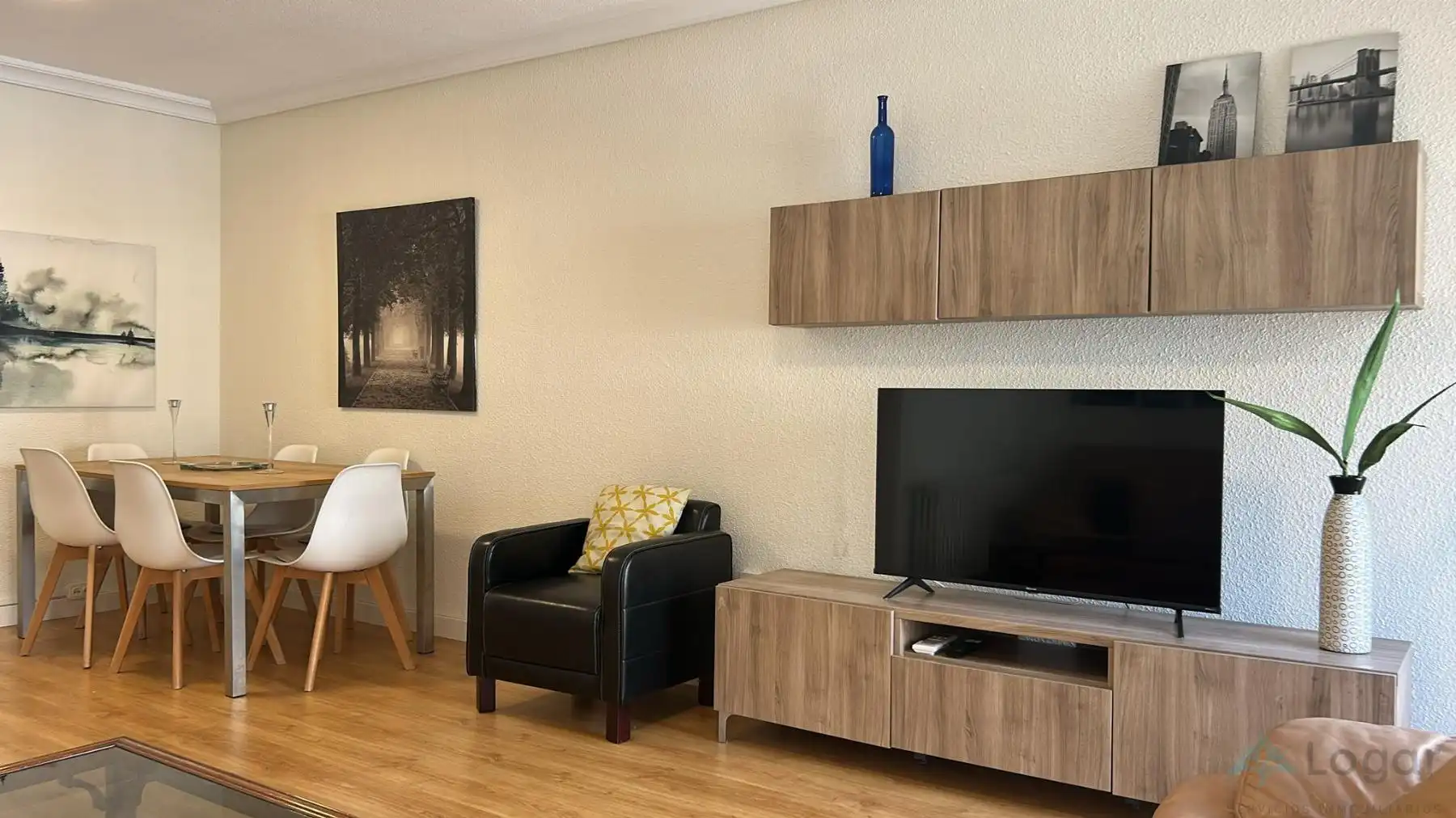 Living room of Flat for rent in Murcia  with Air Conditioner, Heating and Parquet flooring