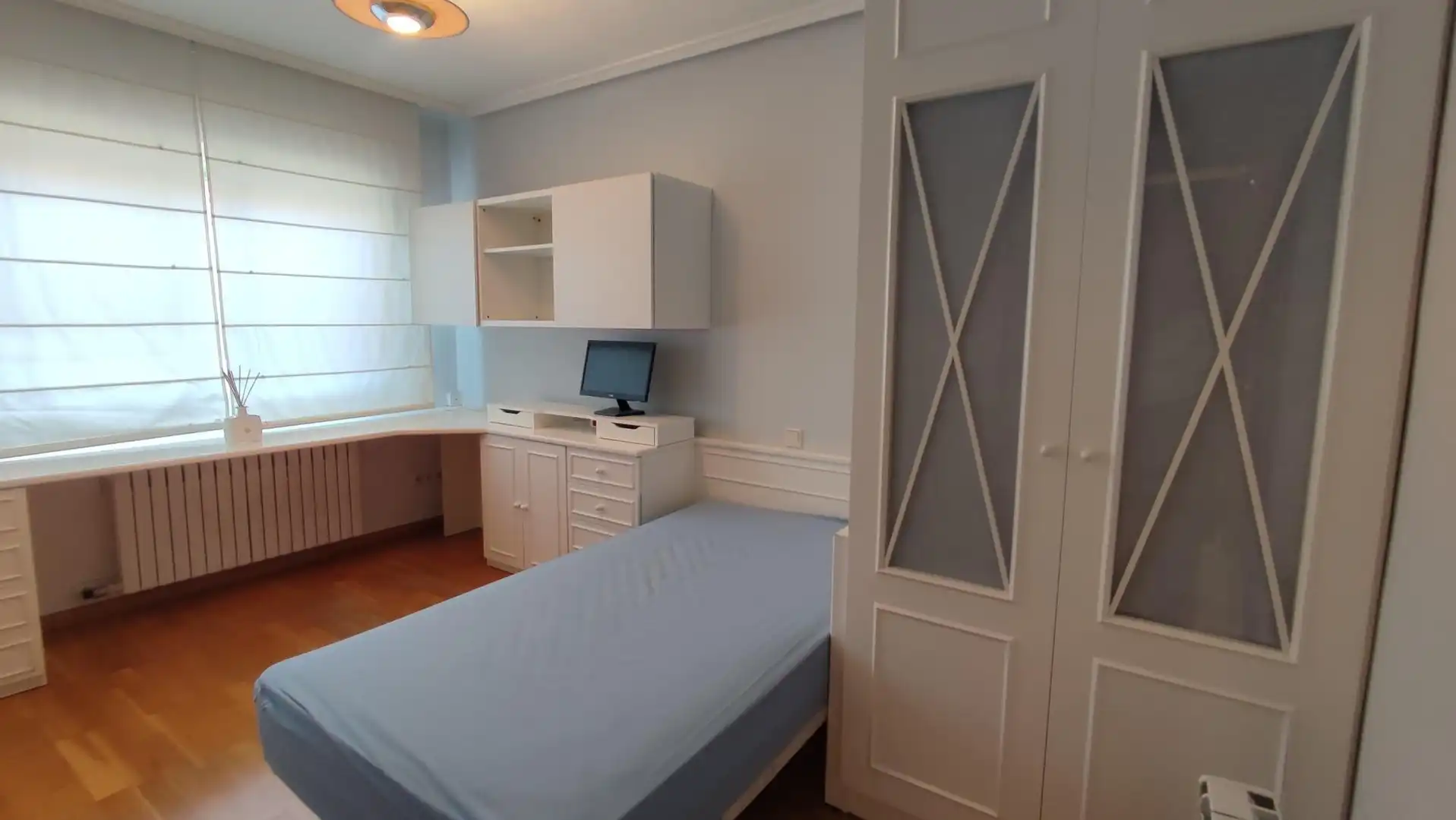 Habitación de Casa adosada de alquiler en Zaragoza con Aire acondicionado, Calefacción y Jardín privado
