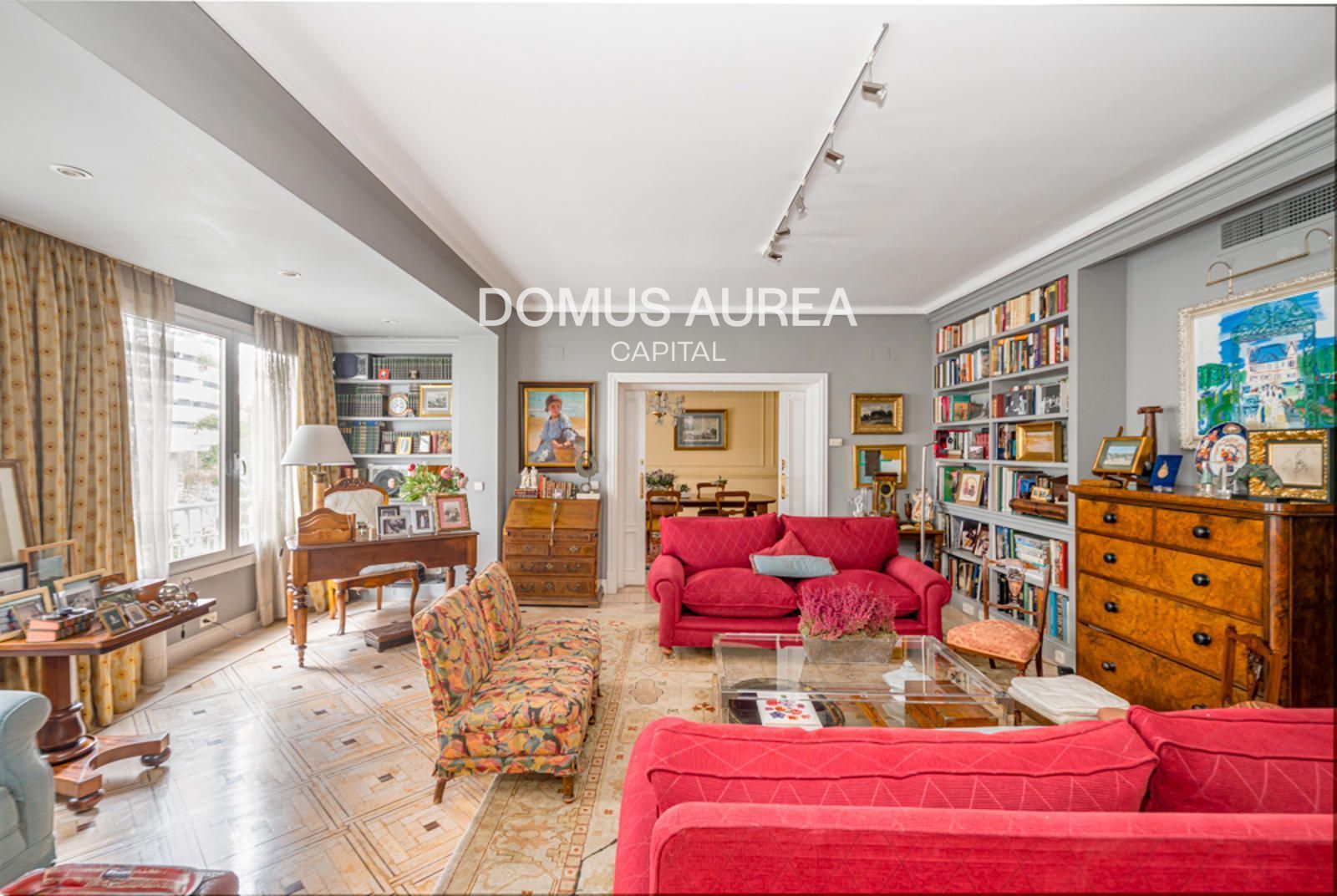 Living room of Flat for sale in  Madrid Capital  with Air Conditioner, Heating and Parquet flooring