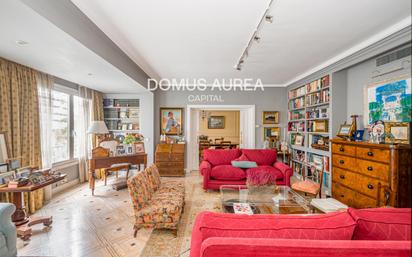 Sala d'estar de Pis en venda en  Madrid Capital amb Aire condicionat, Calefacció i Parquet